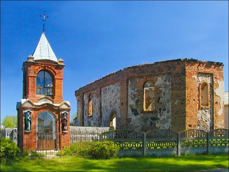 Ruiny prywatnej kaplicy w Różycach